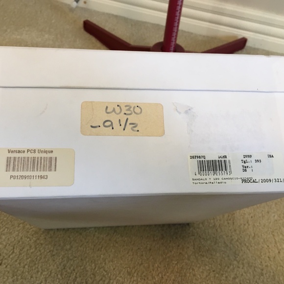 BNIB Versace sandal - size 9.5 - Picture 13 of 13